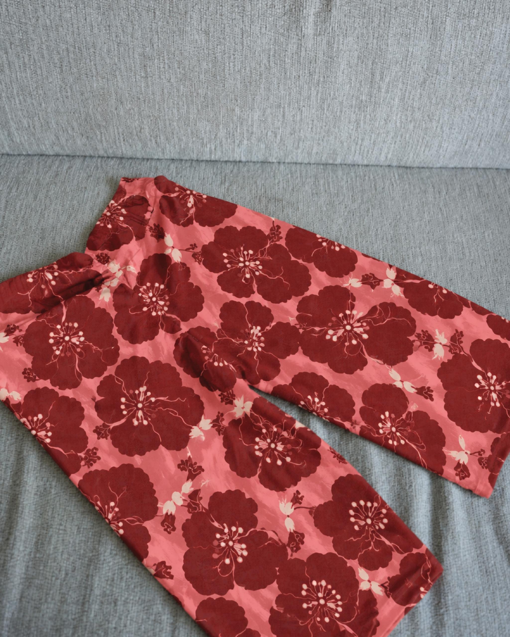 Zande_3-132 Floral Capri Leggings - Image 1